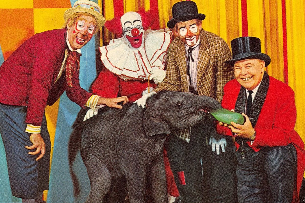 A 1960s WGN postcard of Bozo's Circus with Bozo and the cast