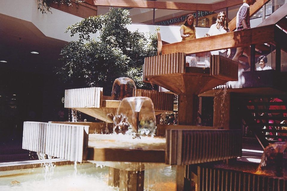 The multi-level fountain inside Lincoln Mall in the 1970s